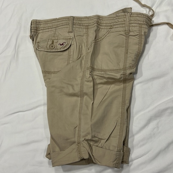 Hollister Tan Bermuda Shorts with Cargo Side Pocket Size 5 - 1037 - Picture 7 of 9